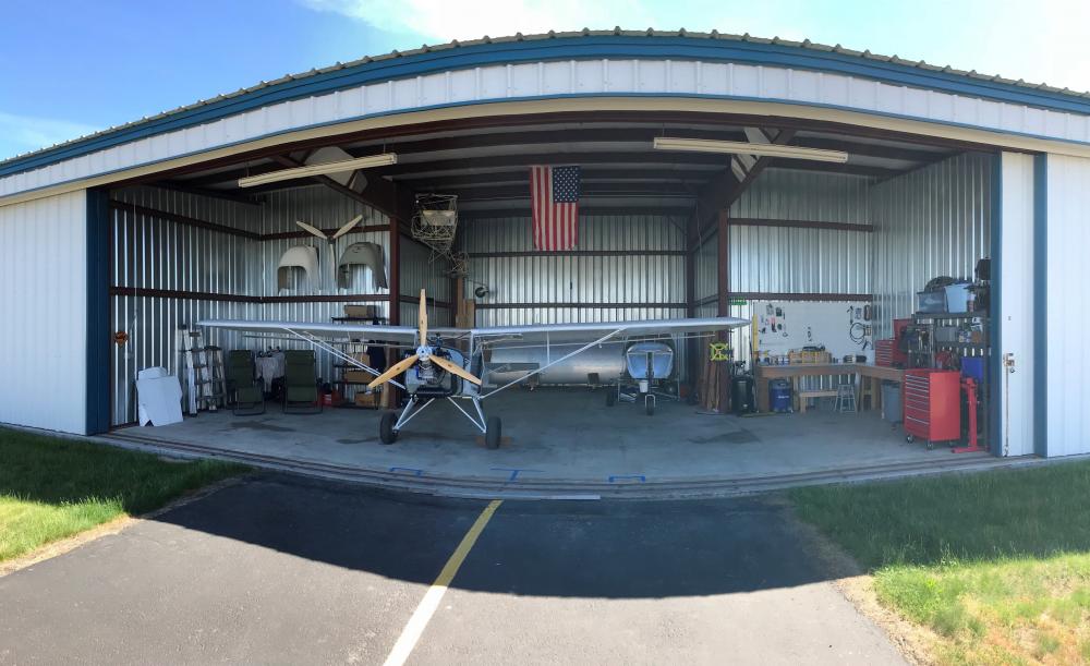 hangar2.jpg