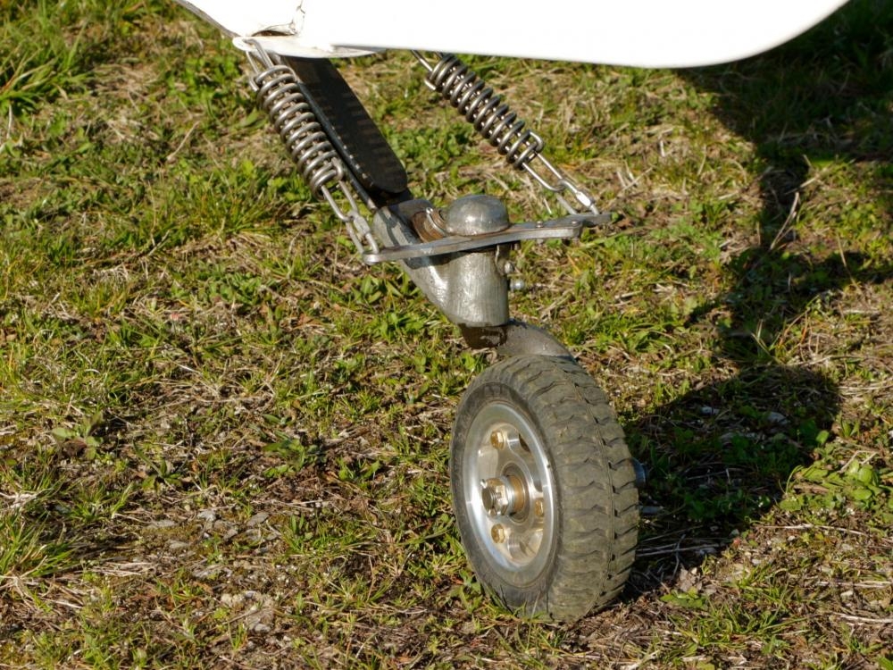 tail wheel 2.jpg